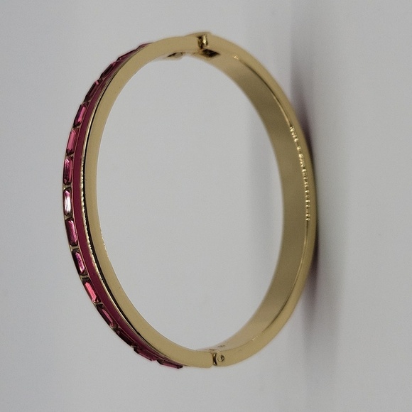 1768- Gold Tone Bangle Bracelet NWT - Picture 2 of 7